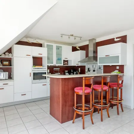 Exceptionnel Sur Apartment *